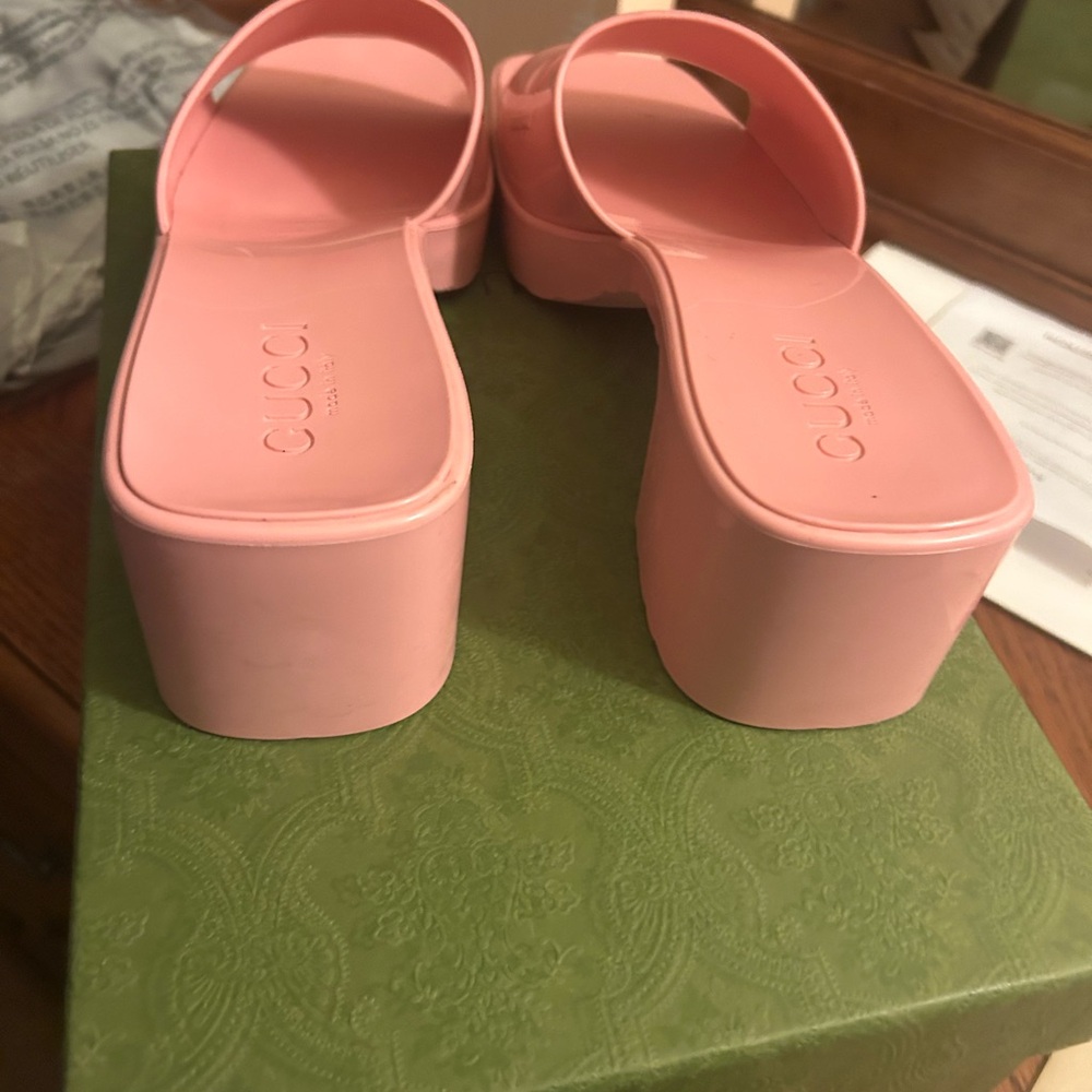 Gucci Women’s Rubber Slide Sandal